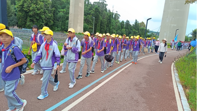 云南安寧中學(xué)嵩華學(xué)校:探尋瀾湄精神 厚植愛(ài)國(guó)愛(ài)鄉(xiāng)情懷652.png