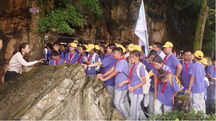 云南安寧中學(xué)嵩華學(xué)校:探尋瀾湄精神 厚植愛(ài)國(guó)愛(ài)鄉(xiāng)情懷667.png