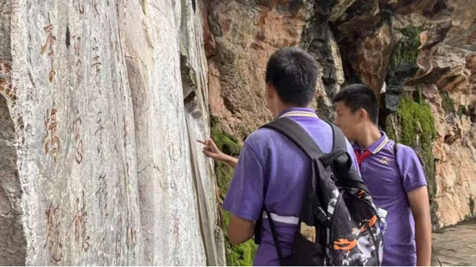 云南安寧中學(xué)嵩華學(xué)校:探尋瀾湄精神 厚植愛(ài)國(guó)愛(ài)鄉(xiāng)情懷745.png