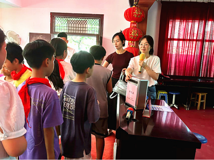 湖北省大冶市:“解憂盒”傳訴心聲 法治教育護(hù)成長683.png