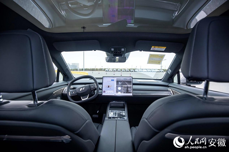 樂道L60在蔚來先進(jìn)制造新橋二工廠實(shí)現(xiàn)總裝下線無人泊運(yùn)。蔚來汽車供圖