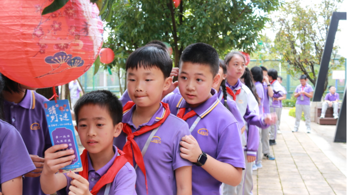 月圓國(guó)盛弘揚(yáng)中華傳統(tǒng)文化 雙節(jié)同輝涵養(yǎng)深厚家國(guó)情懷4719.png