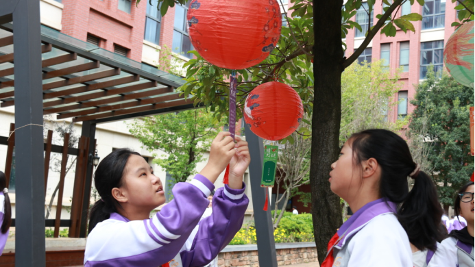 月圓國(guó)盛弘揚(yáng)中華傳統(tǒng)文化 雙節(jié)同輝涵養(yǎng)深厚家國(guó)情懷4049.png