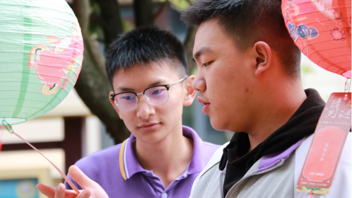 月圓國(guó)盛弘揚(yáng)中華傳統(tǒng)文化 雙節(jié)同輝涵養(yǎng)深厚家國(guó)情懷4450.png