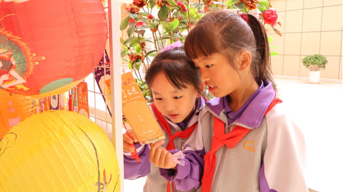 云南安寧中學(xué)太平學(xué)校小學(xué)部:讓藝術(shù)的種子在腦海中生根發(fā)芽 讓文化的花朵在心田里芬芳馥郁9849.png