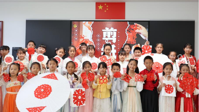 云南安寧中學(xué)太平學(xué)校小學(xué)部:讓藝術(shù)的種子在腦海中生根發(fā)芽 讓文化的花朵在心田里芬芳馥郁2346.png