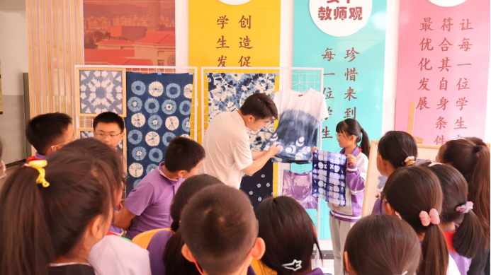 云南安寧中學(xué)太平學(xué)校小學(xué)部:讓藝術(shù)的種子在腦海中生根發(fā)芽 讓文化的花朵在心田里芬芳馥郁3643.png