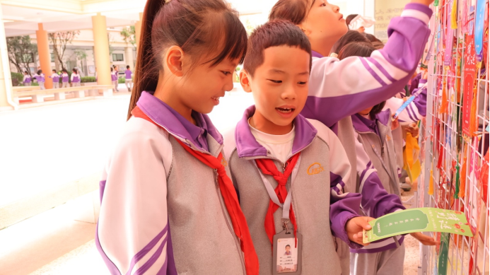 云南安寧中學(xué)太平學(xué)校小學(xué)部:讓藝術(shù)的種子在腦海中生根發(fā)芽 讓文化的花朵在心田里芬芳馥郁9998.png