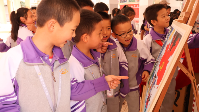 云南安寧中學(xué)太平學(xué)校小學(xué)部:讓藝術(shù)的種子在腦海中生根發(fā)芽 讓文化的花朵在心田里芬芳馥郁1513.png