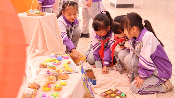 云南安寧中學(xué)太平學(xué)校小學(xué)部:讓藝術(shù)的種子在腦海中生根發(fā)芽 讓文化的花朵在心田里芬芳馥郁9190.png