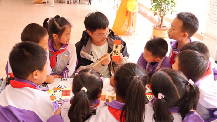 云南安寧中學(xué)太平學(xué)校小學(xué)部:讓藝術(shù)的種子在腦海中生根發(fā)芽 讓文化的花朵在心田里芬芳馥郁5084.png