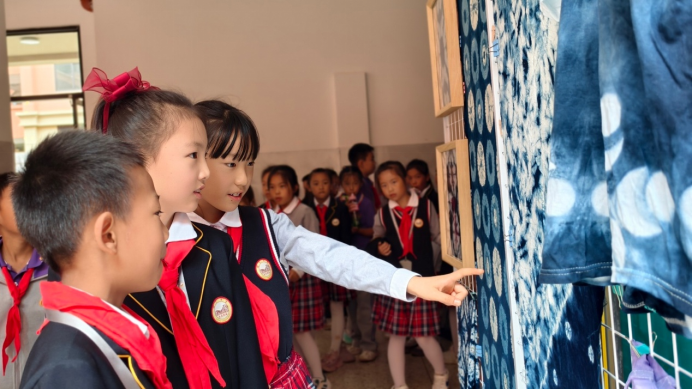 云南安寧中學(xué)太平學(xué)校小學(xué)部:讓藝術(shù)的種子在腦海中生根發(fā)芽 讓文化的花朵在心田里芬芳馥郁3494.png