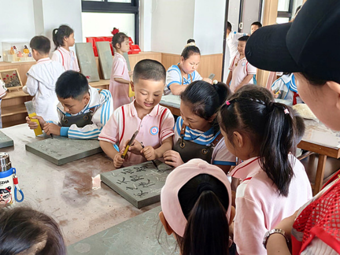 大冶市保安鎮(zhèn)小學:以石為媒育童心 非遺石雕“活”在校園里1293.png