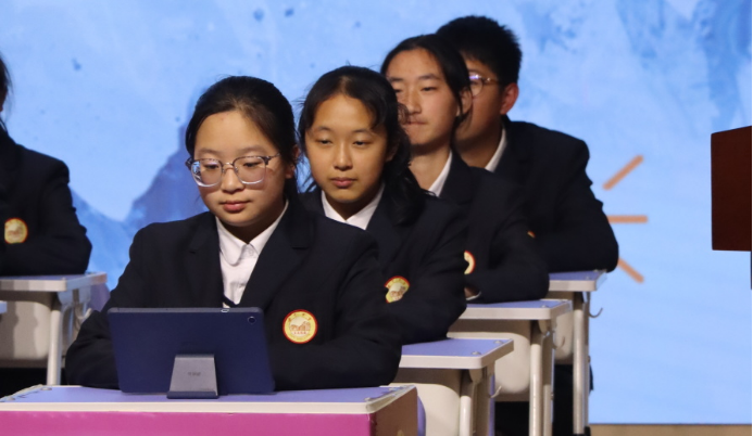 云南安寧中學(xué)初中部:在詩詞世界領(lǐng)悟文化精髓 在書香校園激揚(yáng)青春智慧(1)4409.png