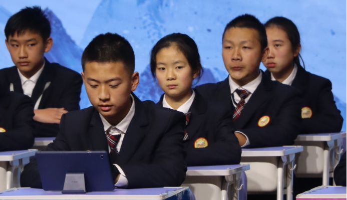 云南安寧中學(xué)初中部:在詩詞世界領(lǐng)悟文化精髓 在書香校園激揚(yáng)青春智慧(1)4612.png