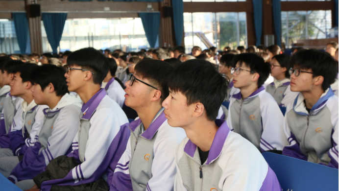 以藍(lán)焰勇士精神引領(lǐng)學(xué)生樹(shù)立遠(yuǎn)大志向 用應(yīng)519.png