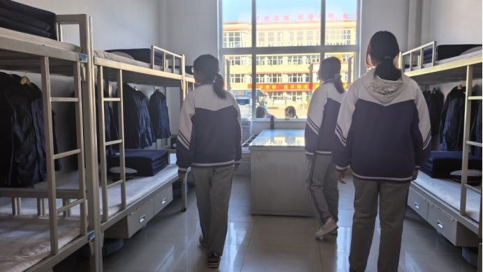 以藍(lán)焰勇士精神引領(lǐng)學(xué)生樹(shù)立遠(yuǎn)大志向 用應(yīng)994.png