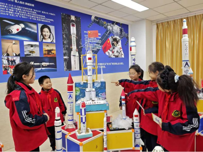 1_星夢(mèng)筑九天 奇思潤(rùn)生活——山西太原山水城小學(xué)第四屆校園科技周活動(dòng)隆重啟幕(1)1371.png