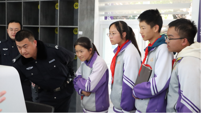 法潤菁菁校園 憲育莘莘學子——云南安寧中3714.png