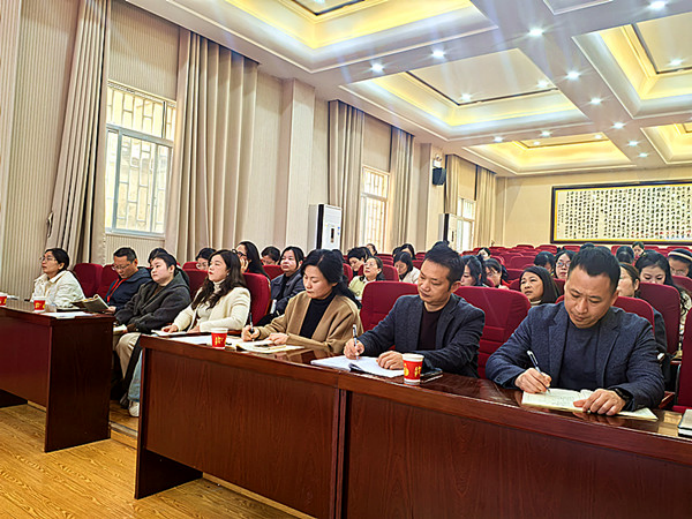 大冶市新街小學(xué)教聯(lián)體:聚焦核心素養(yǎng) 共研成長(zhǎng)課堂(1)924.png