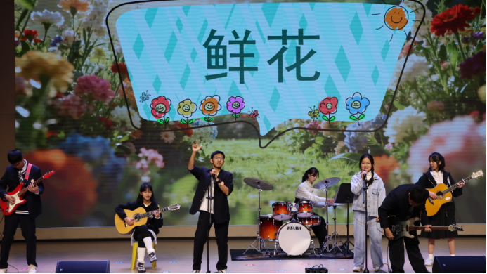 筑夢(mèng)安中繪新卷 青春唱響新時(shí)代__安寧中學(xué)高7855.png