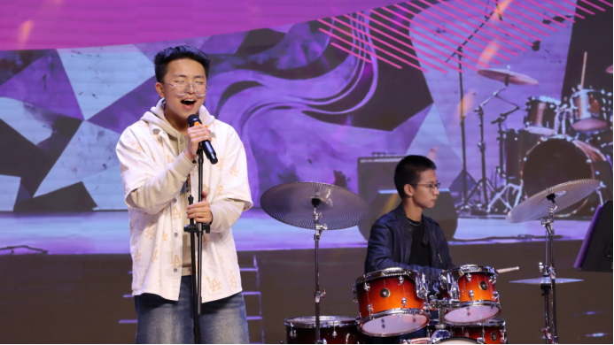 筑夢(mèng)安中繪新卷 青春唱響新時(shí)代__安寧中學(xué)高8057.png