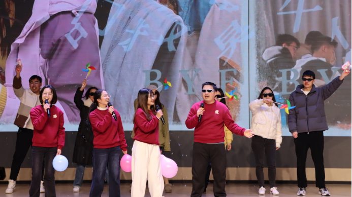 筑夢(mèng)安中繪新卷 青春唱響新時(shí)代__安寧中學(xué)高7391.png