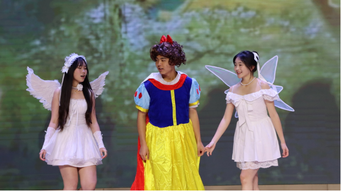 筑夢(mèng)安中繪新卷 青春唱響新時(shí)代__安寧中學(xué)高644.png