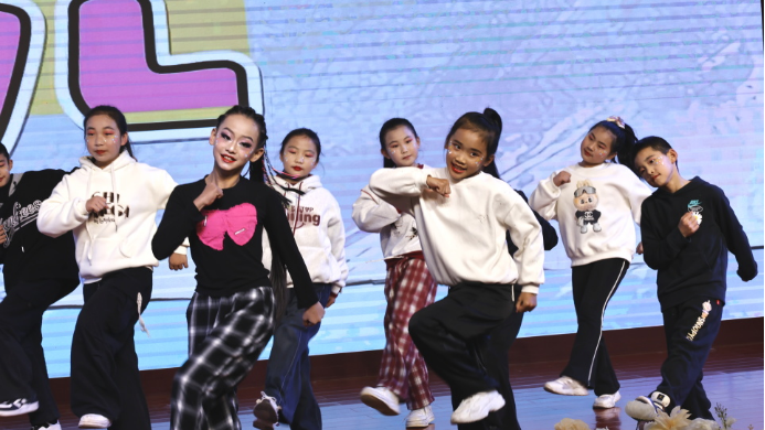 藝彩迎新 逐夢(mèng)前行‖安寧中學(xué)嵩華學(xué)校2026年3920.png