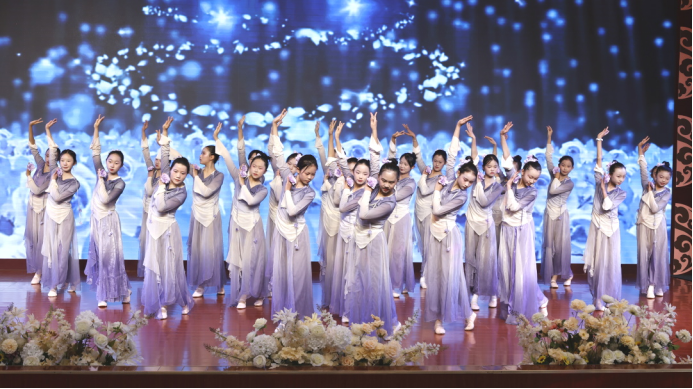 藝彩迎新 逐夢(mèng)前行‖安寧中學(xué)嵩華學(xué)校2026年493.png