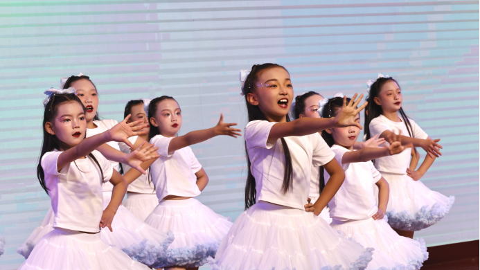 藝彩迎新 逐夢(mèng)前行‖安寧中學(xué)嵩華學(xué)校2026年3685.png