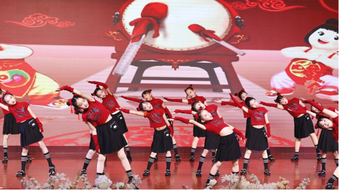 藝彩迎新 逐夢(mèng)前行‖安寧中學(xué)嵩華學(xué)校2026年3446.png