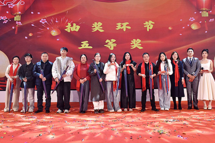 “激情共創(chuàng) 光翹華夏”武漢科普鑫宇數(shù)控科技有限公司2026年新春年會舉行830.png