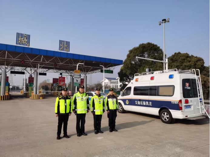 江蘇鹽城交通執(zhí)法時(shí)刻守護(hù)春運(yùn)平安820.png